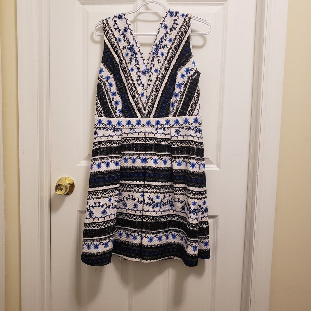 CeCe Blue Black White Sleeveless V-neck Textured Dress Pockets Zipper Size 12